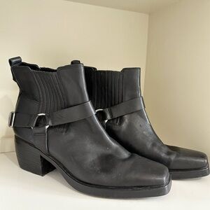 Sam Edelman Womens Size 10 Black Pull On Bellamie Bootie Grunge Square Toe